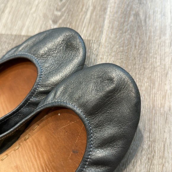 Tieks Metallic Pewter ballet flats size 7 - Picture 9 of 10
